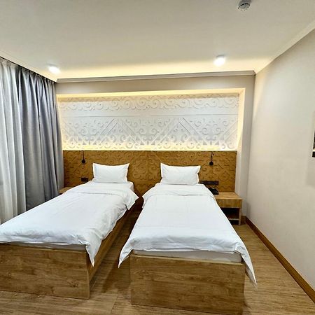 Dami Almaty Hotel Eksteriør billede