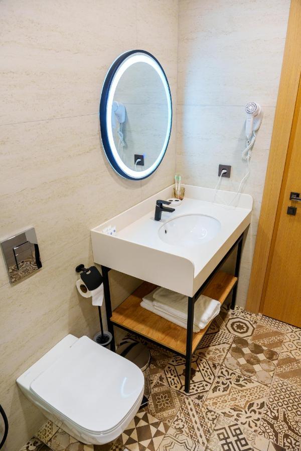 Dami Almaty Hotel Eksteriør billede