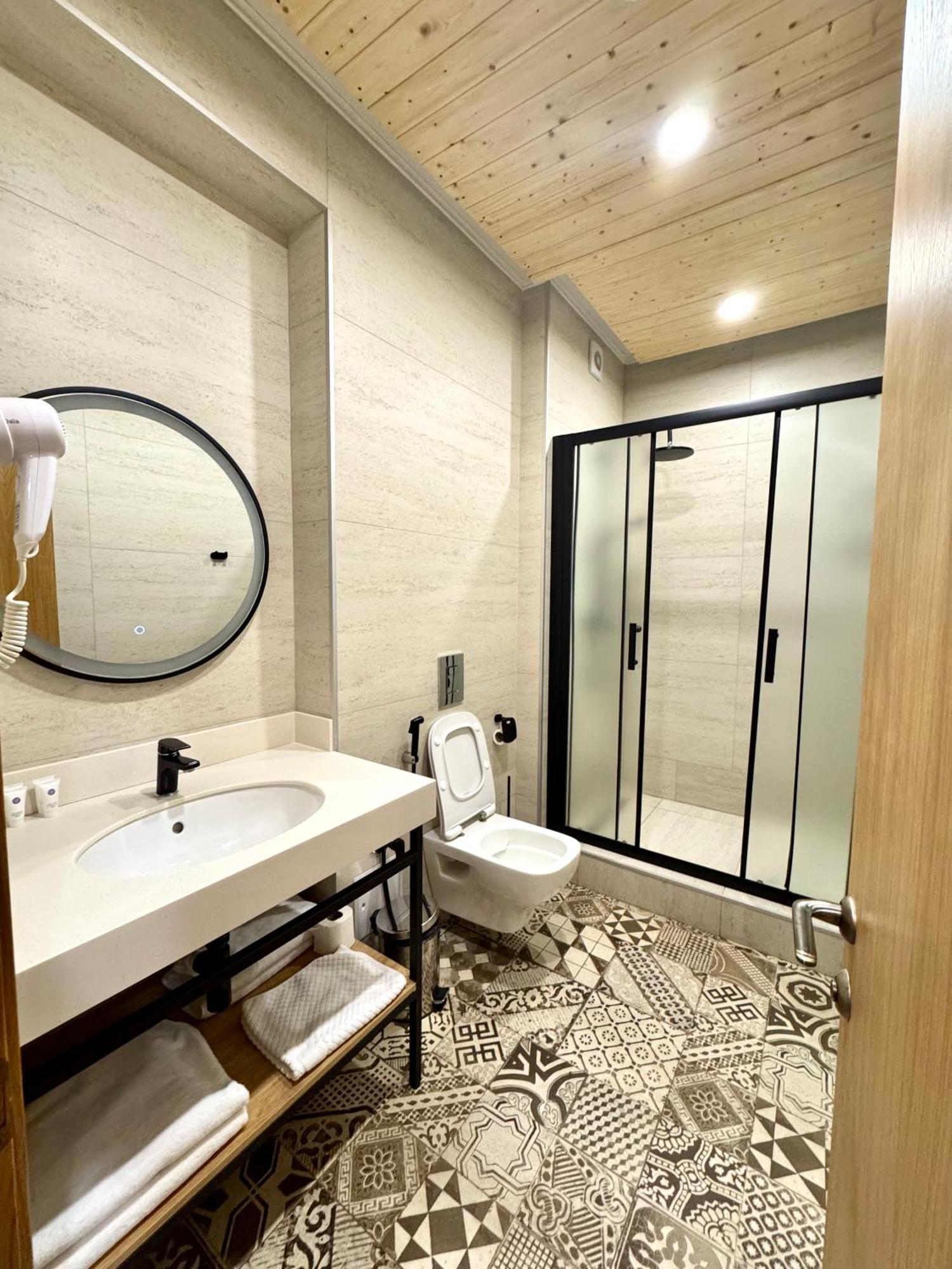 Dami Almaty Hotel Eksteriør billede