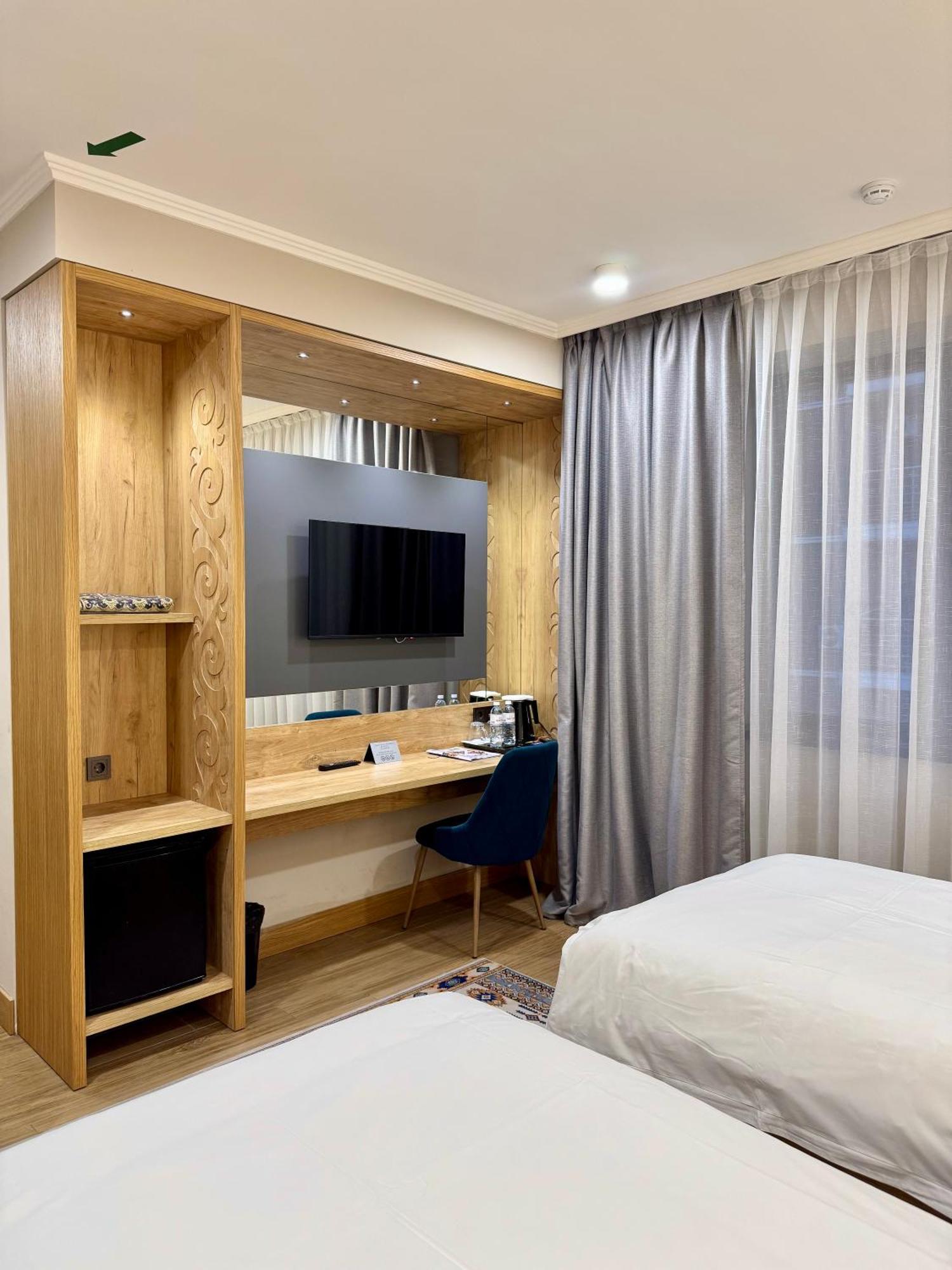 Dami Almaty Hotel Eksteriør billede