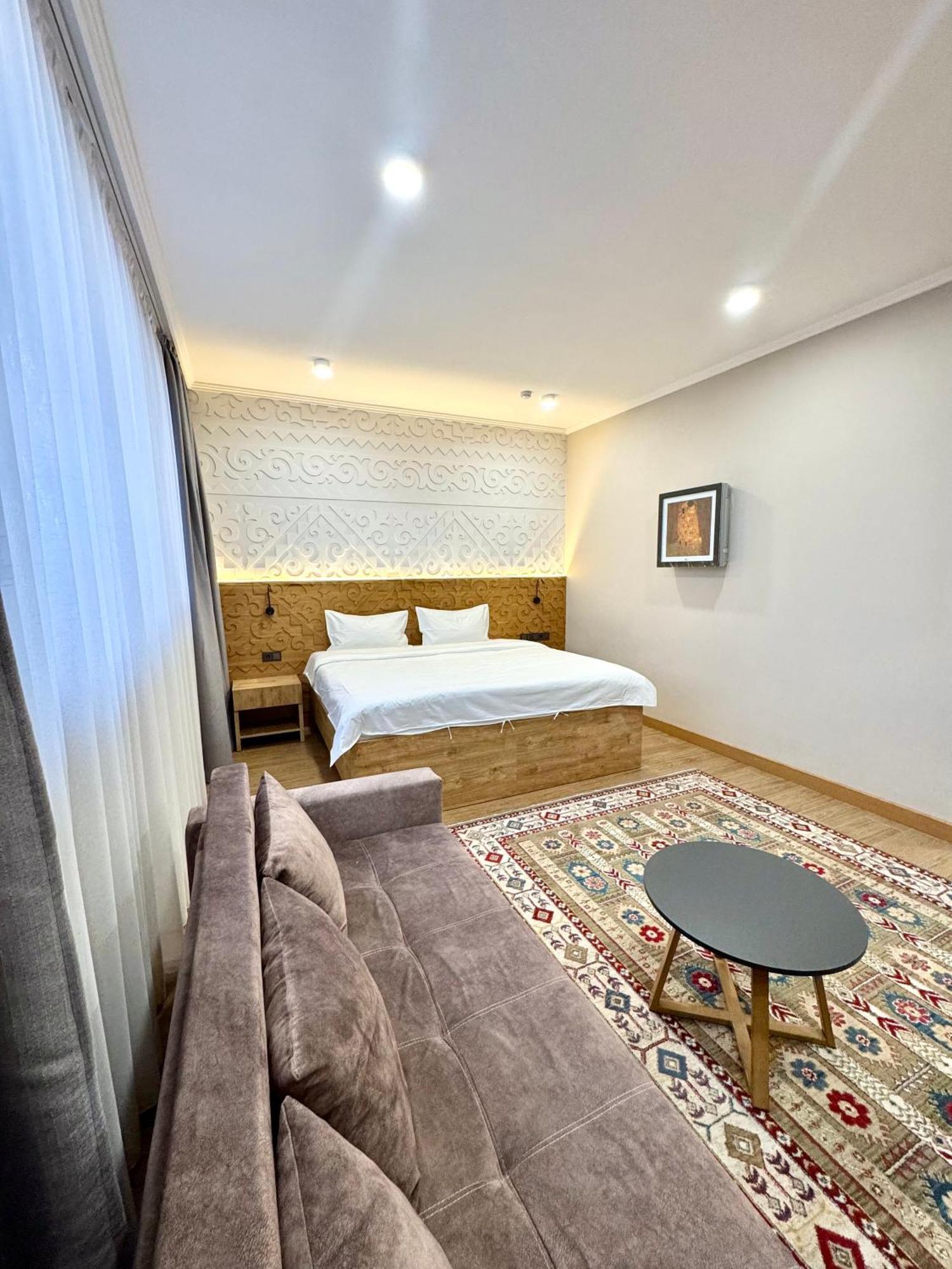 Dami Almaty Hotel Eksteriør billede
