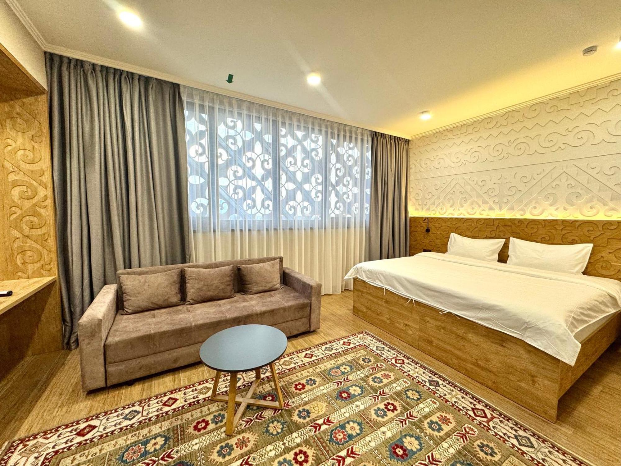 Dami Almaty Hotel Eksteriør billede