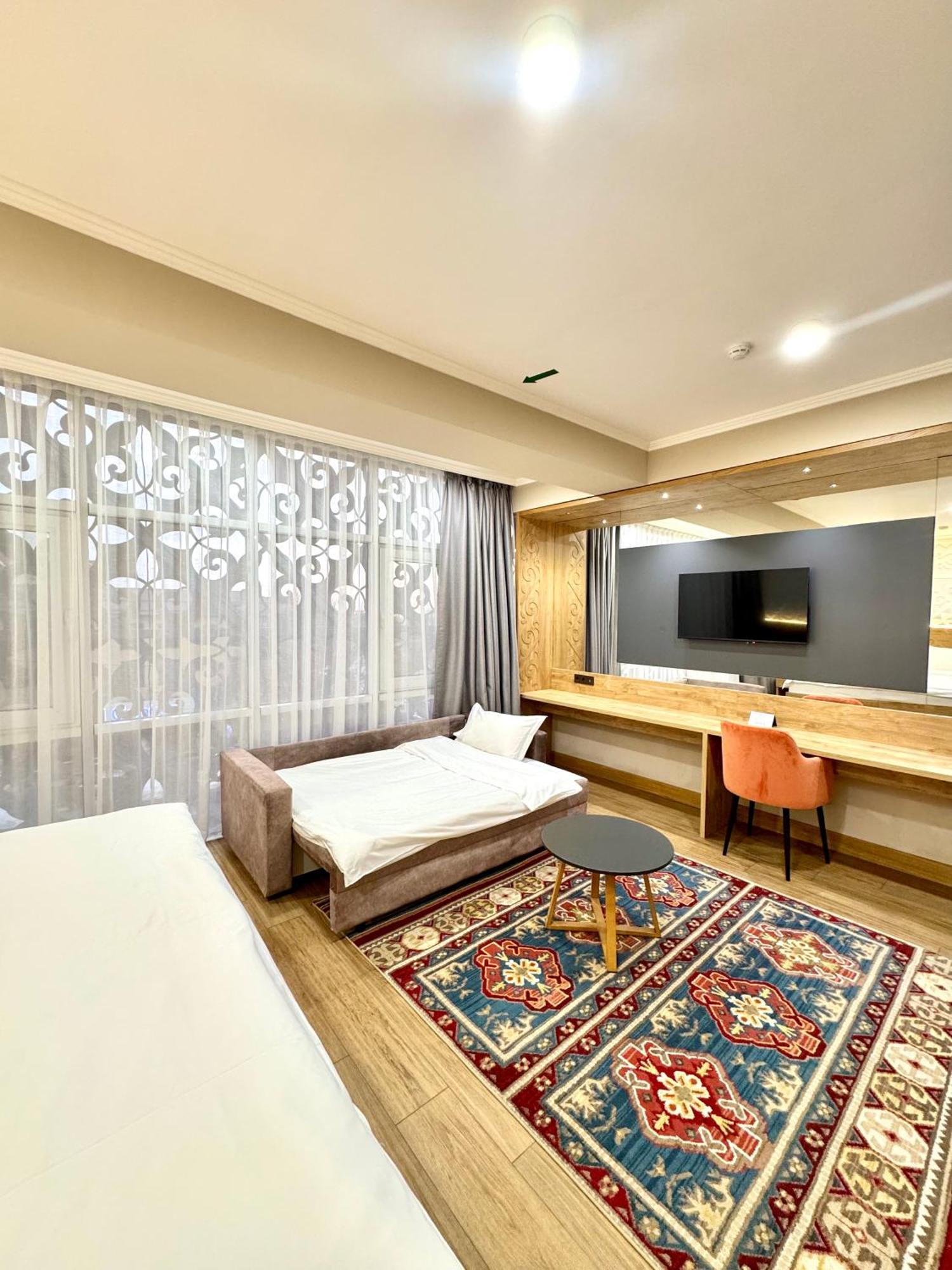 Dami Almaty Hotel Eksteriør billede